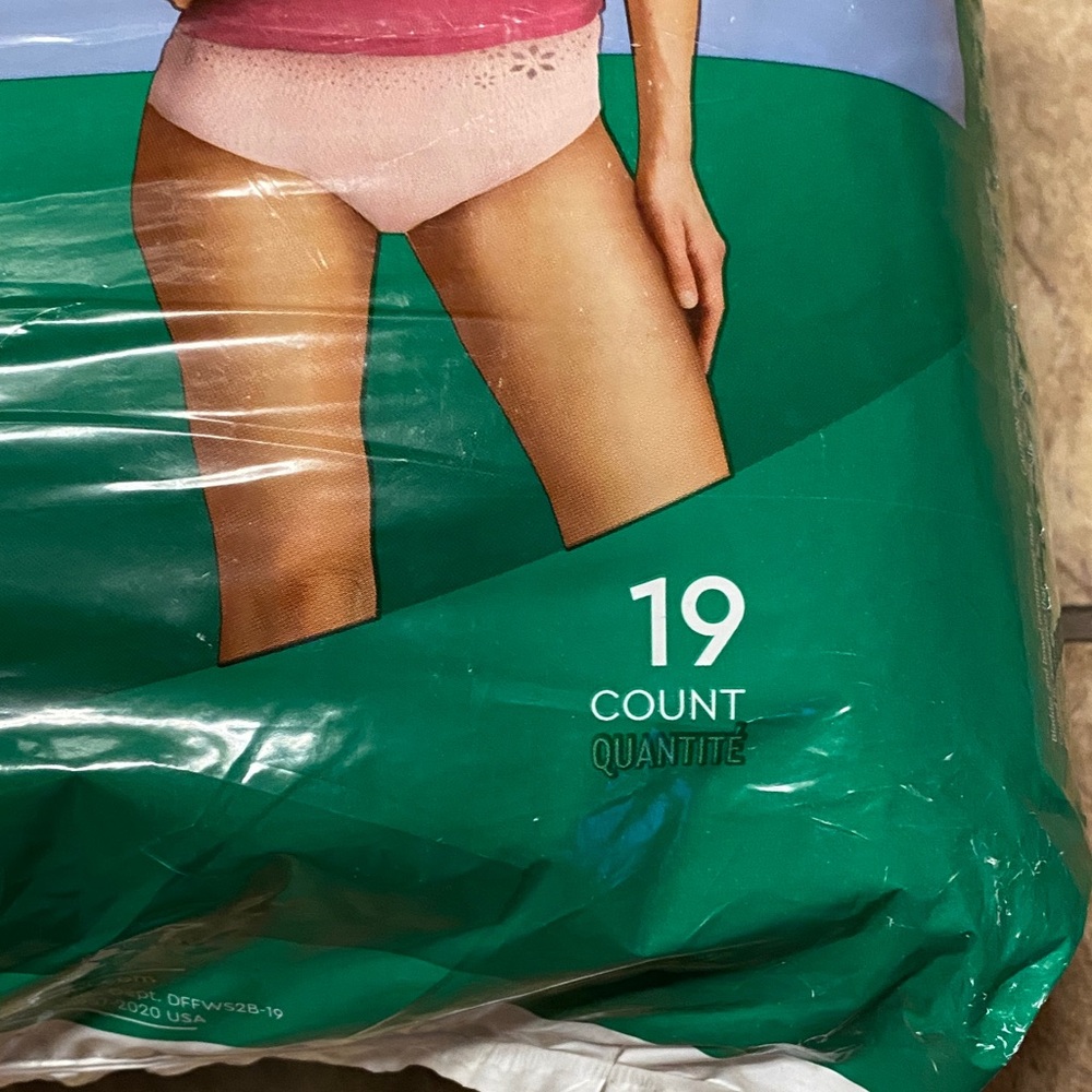 Depend Fitflex Maximum Absorbency Underwear S/P Incontinence - Picture 4 of 10